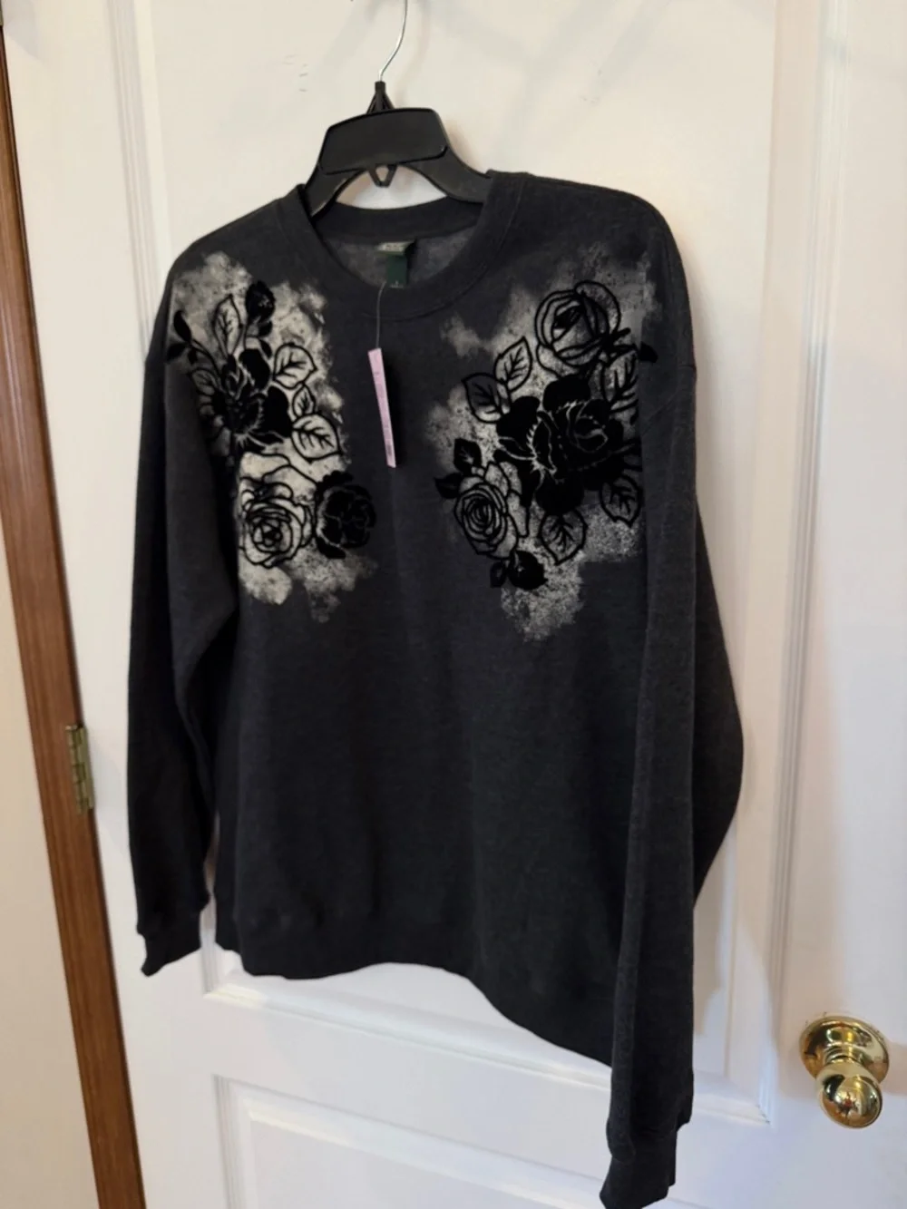 Wild Fable Heathered Dark Gray Sweatershirt With Black Velvet Embellishment - Picture 6 of 8